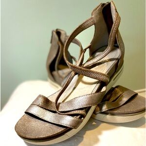 Eileen Fisher women’s sz 7 1/2 shoes brand new w/out box